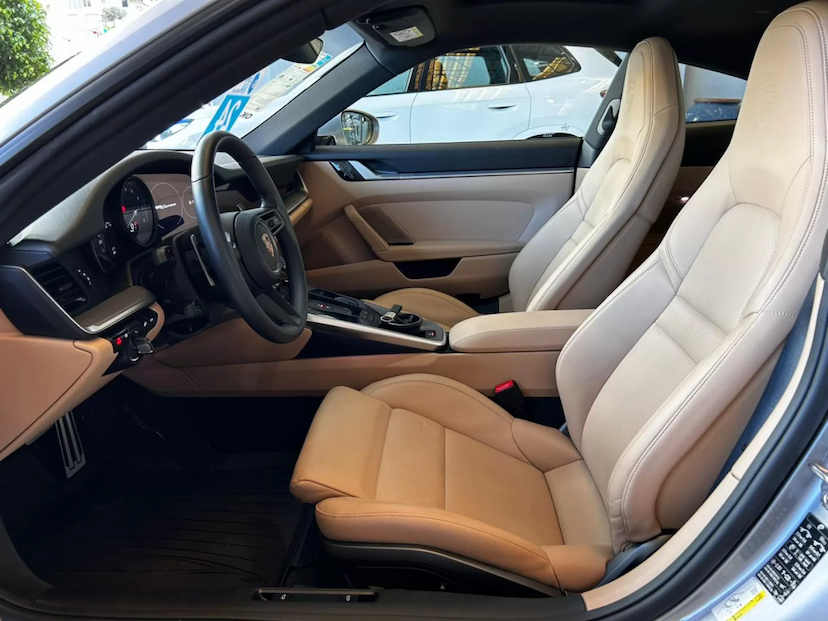 Foto do veículo PORSCHE 911 3.0 24V H6 GASOLINA CARRERA PDK 2024 1.617 KM 845.000,00