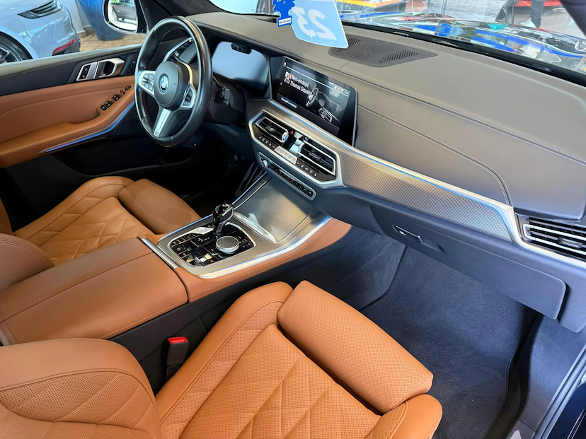 Foto do veículo BMW X5 3.0 I6 TURBO HÍBRIDO XDRIVE45E M SPORT AUTOMÁTICO 2023 62.075 KM 428.000,00