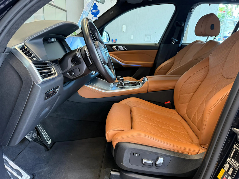 Foto do veículo BMW X5 3.0 I6 TURBO HÍBRIDO XDRIVE45E M SPORT AUTOMÁTICO 2023 62.075 KM 428.000,00