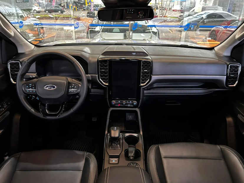 Foto do veículo FORD RANGER 3.0 V6 TURBO DIESEL CD XLT 4X4 AUTOMÁTICO 2025 14.770 KM 269.900,00