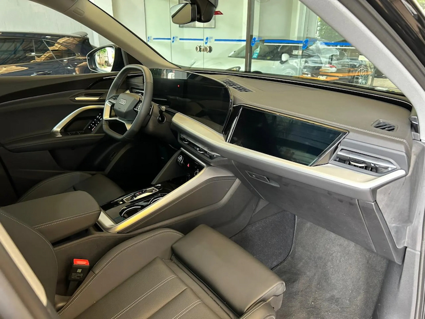 Foto do veículo AUDI Q5 2.0 45 TFSI GASOLINA S-LINE QUATTRO S TRONIC 2025 1.414 KM 438.900,00