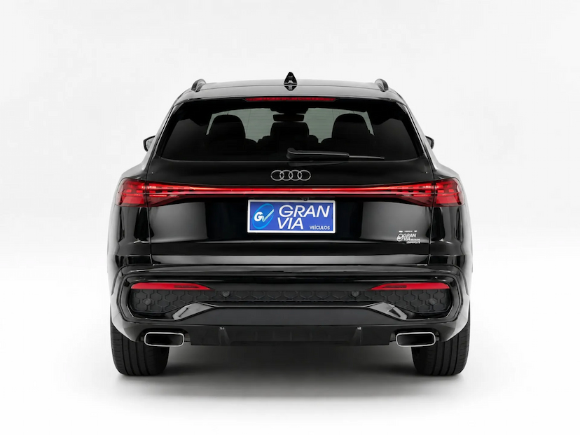 Foto do veículo AUDI Q5 2.0 45 TFSI GASOLINA S-LINE QUATTRO S TRONIC 2025 1.414 KM 438.900,00