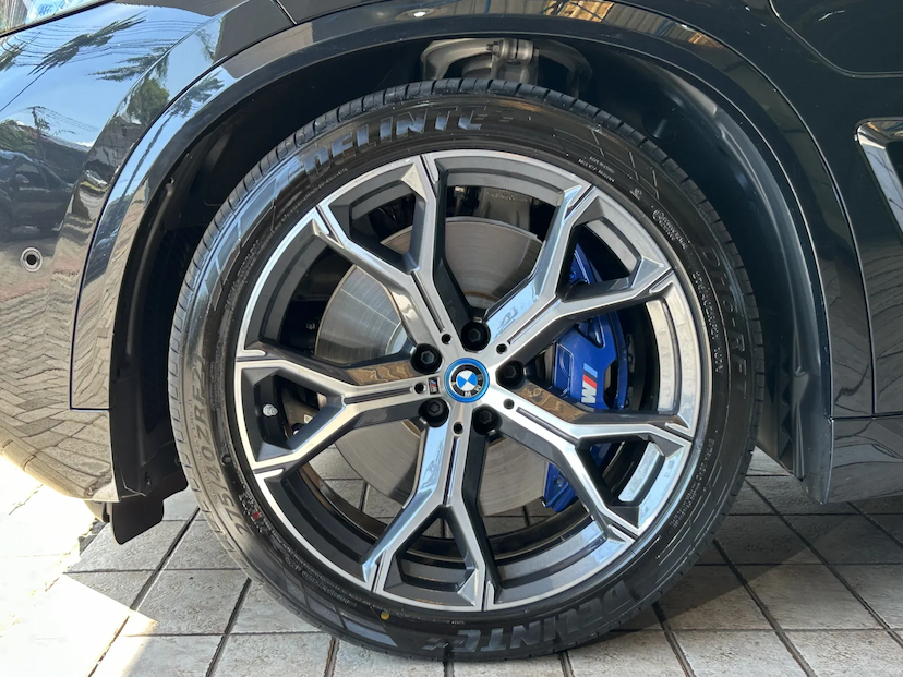 Foto do veículo BMW X5 3.0 I6 TURBO HÍBRIDO XDRIVE50E M SPORT AUTOMÁTICO 2024 30.054 KM 568.000,00