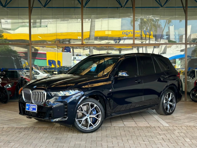Foto do veículo BMW X5 3.0 I6 TURBO HÍBRIDO XDRIVE50E M SPORT AUTOMÁTICO 2025 17.364 KM 642.000,00