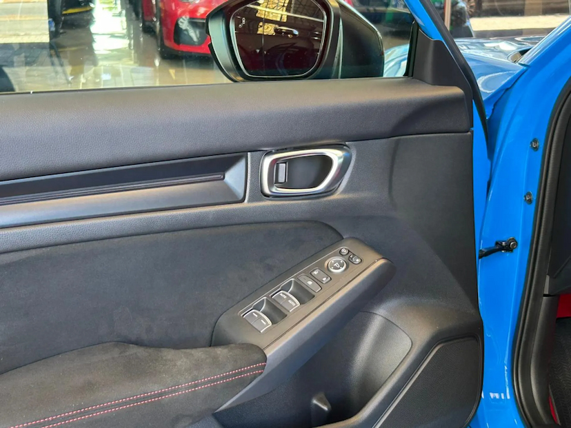 Foto do veículo HONDA CIVIC 2.0 DI VTEC TURBO GASOLINA TYPE R MANUAL 2024 4.988 KM 369.000,00