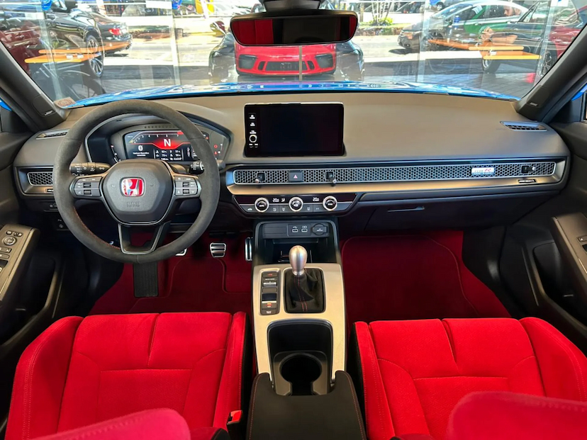 Foto do veículo HONDA CIVIC 2.0 DI VTEC TURBO GASOLINA TYPE R MANUAL 2024 4.988 KM 369.000,00