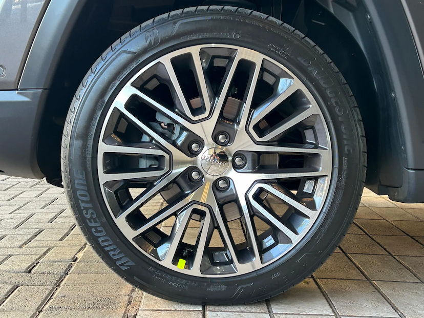 Foto do veículo JEEP COMPASS 2.0 TD350 TURBO DIESEL LIMITED AT9 2022 62.339 KM 136.900,00