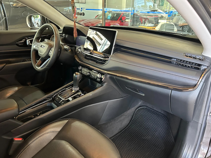 Foto do veículo JEEP COMPASS 2.0 TD350 TURBO DIESEL LIMITED AT9 2022 62.339 KM 136.900,00