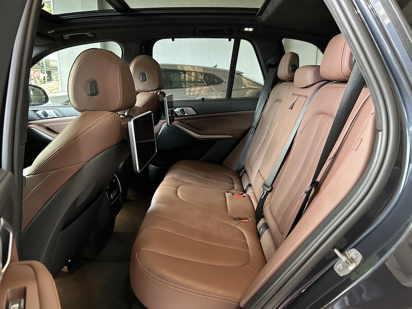 Foto do veículo BMW X5 3.0 I6 TURBO HÍBRIDO XDRIVE45E M SPORT AUTOMÁTICO 2022 45.966 KM 362.000,00