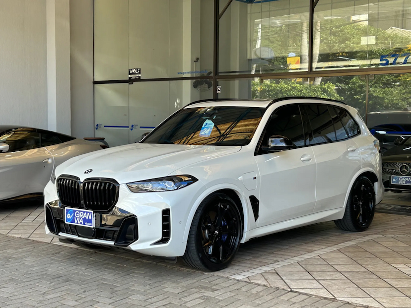 Foto do veículo BMW X5 3.0 I6 TURBO HÍBRIDO XDRIVE50E M SPORT AUTOMÁTICO 2024 28.942 KM 525.000,00