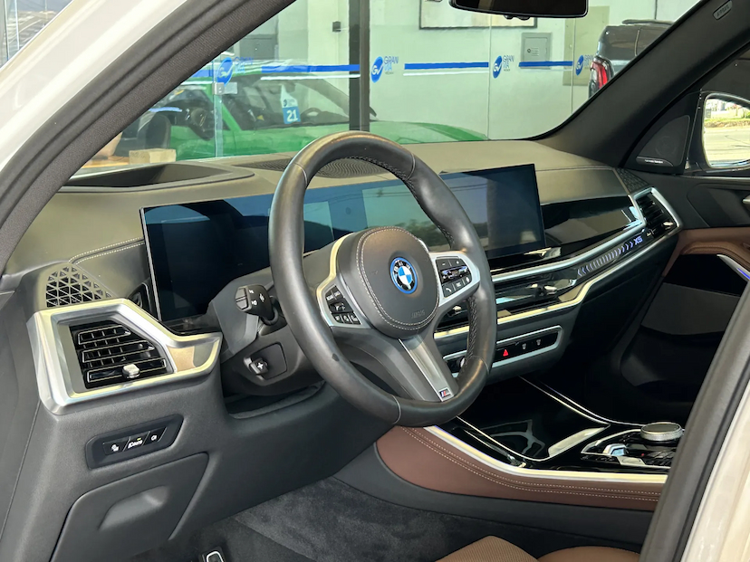 Foto do veículo BMW X5 3.0 I6 TURBO HÍBRIDO XDRIVE50E M SPORT AUTOMÁTICO 2024 28.942 KM 525.000,00