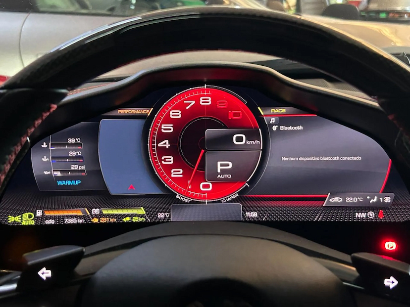 Foto do veículo FERRARI SF90 4.0 V8 TURBO PHEV STRADALE F1-DCT 2022 7.385 KM 3.999.000,00
