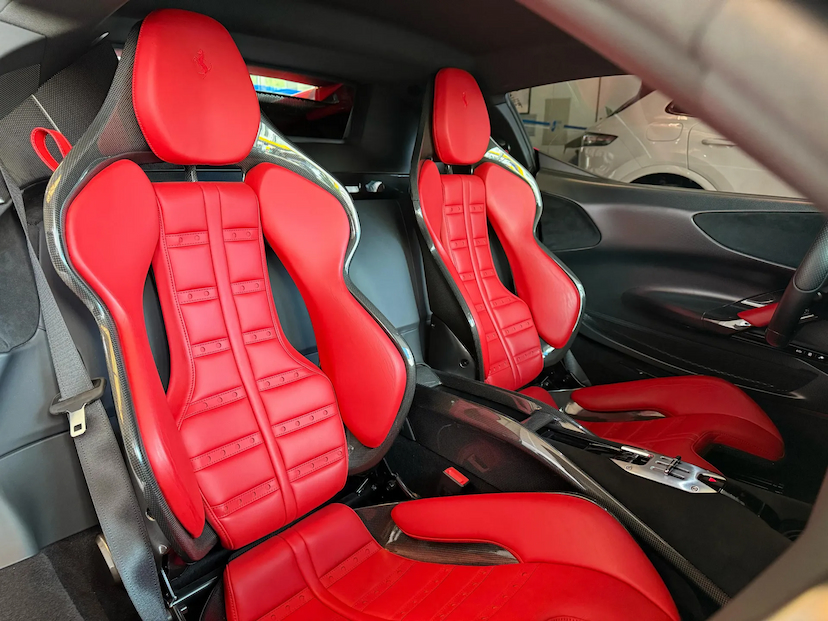 Foto do veículo FERRARI SF90 4.0 V8 TURBO PHEV STRADALE F1-DCT 2022 7.385 KM 3.999.000,00