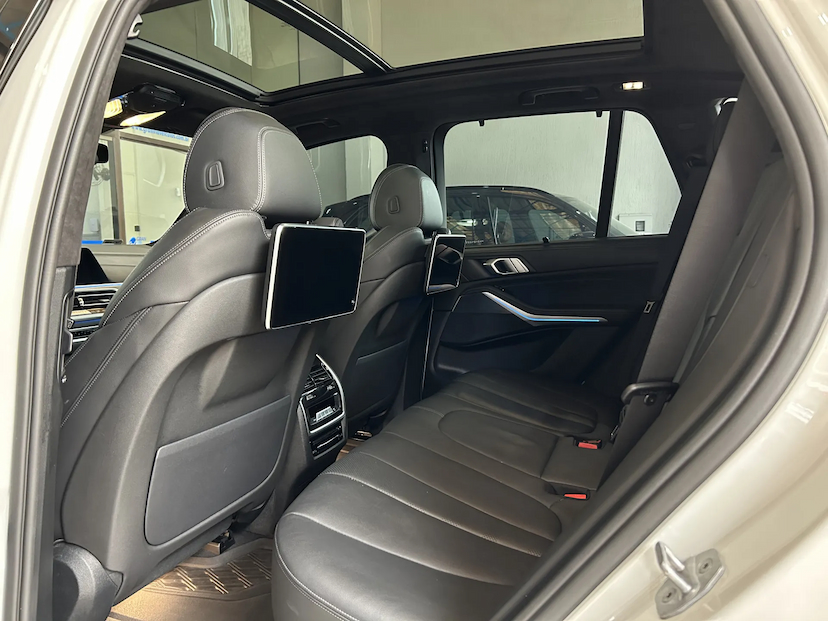 Foto do veículo BMW X5 3.0 I6 TURBO HÍBRIDO XDRIVE45E M SPORT AUTOMÁTICO 2022 57.560 KM 399.000,00