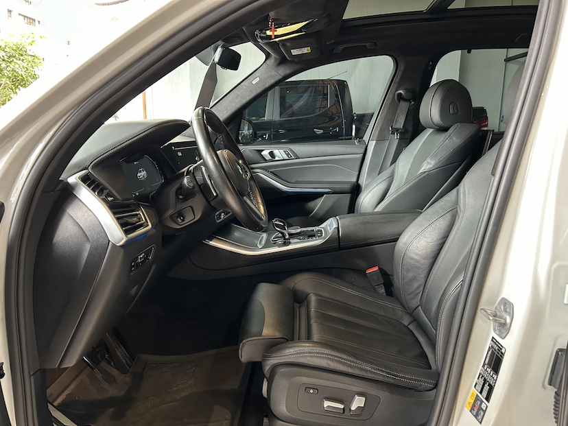 Foto do veículo BMW X5 3.0 I6 TURBO HÍBRIDO XDRIVE45E M SPORT AUTOMÁTICO 2022 57.560 KM 399.000,00