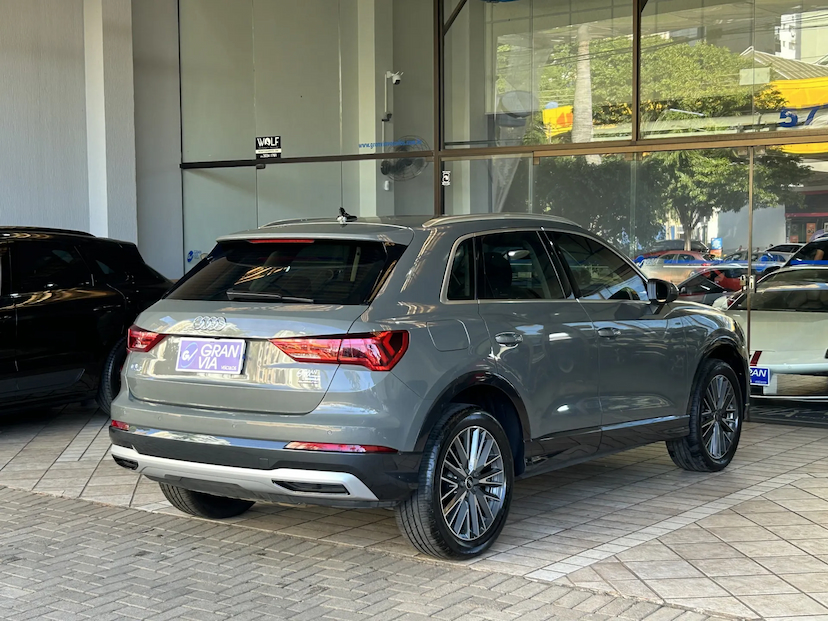Foto do veículo AUDI Q3 2.0 40 TFSI GASOLINA PERFORMANCE QUATTRO TIPTRONIC 2025 9.566 KM 269.000,00