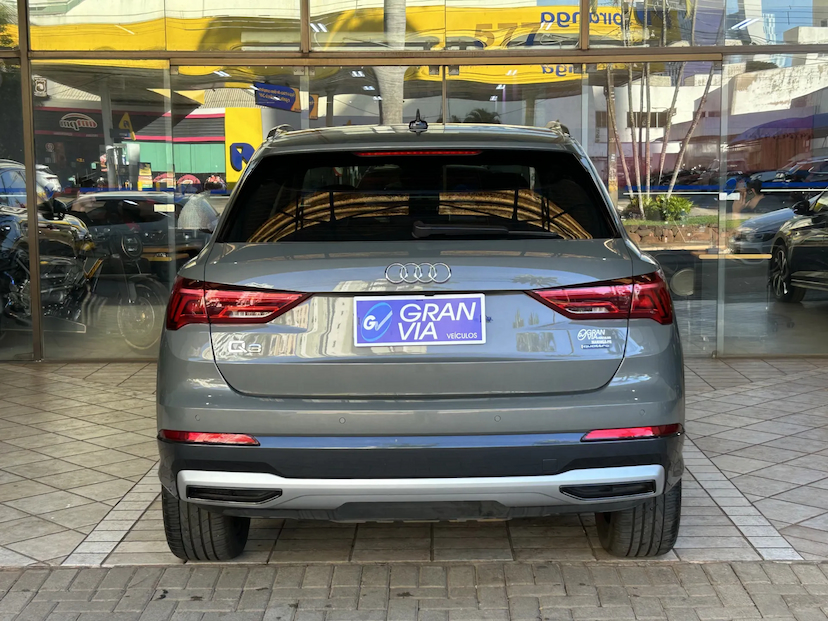 Foto do veículo AUDI Q3 2.0 40 TFSI GASOLINA PERFORMANCE QUATTRO TIPTRONIC 2025 9.566 KM 269.000,00