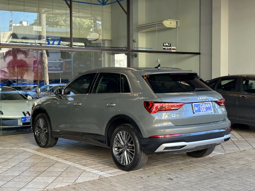 Foto do veículo AUDI Q3 2.0 40 TFSI GASOLINA PERFORMANCE QUATTRO TIPTRONIC 2025 9.566 KM 269.000,00