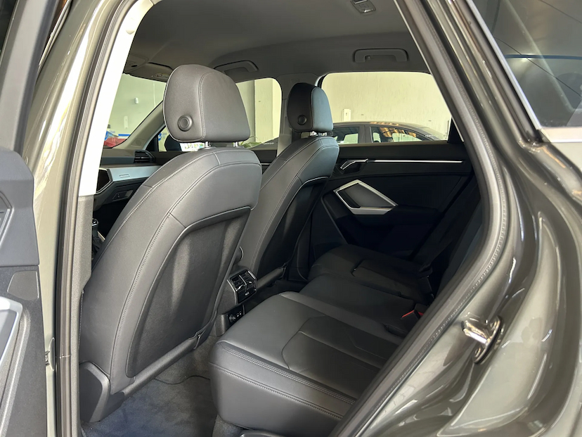 Foto do veículo AUDI Q3 2.0 40 TFSI GASOLINA PERFORMANCE QUATTRO TIPTRONIC 2025 9.566 KM 269.000,00