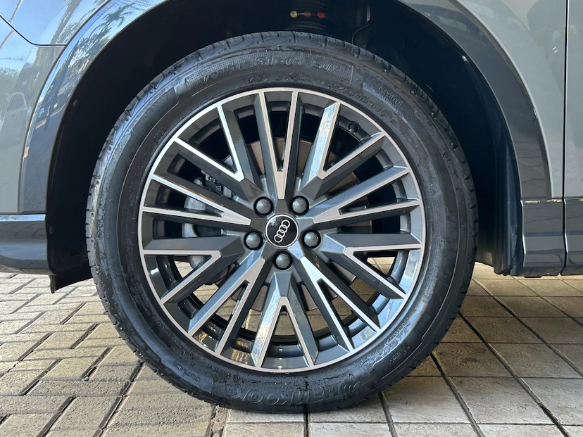 Foto do veículo AUDI Q3 2.0 40 TFSI GASOLINA PERFORMANCE QUATTRO TIPTRONIC 2025 9.566 KM 269.000,00