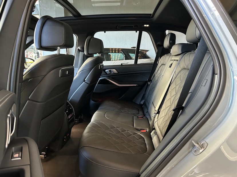 Foto do veículo BMW X5 3.0 I6 TURBO HÍBRIDO XDRIVE50E M SPORT AUTOMÁTICO 2024 26.653 KM 520.000,00