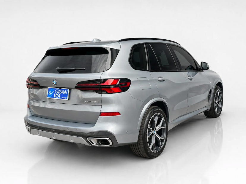 Foto do veículo BMW X5 3.0 I6 TURBO HÍBRIDO XDRIVE50E M SPORT AUTOMÁTICO 2025 12.061 KM 619.000,00