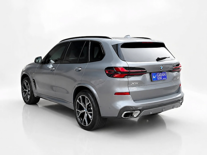 Foto do veículo BMW X5 3.0 I6 TURBO HÍBRIDO XDRIVE50E M SPORT AUTOMÁTICO 2025 12.061 KM 619.000,00