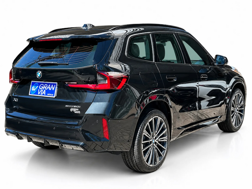 Foto do veículo BMW X1 2.0 16V TURBO GASOLINA SDRIVE20I M SPORT STEPTRONIC 2027 137 KM R$ 359.000,00