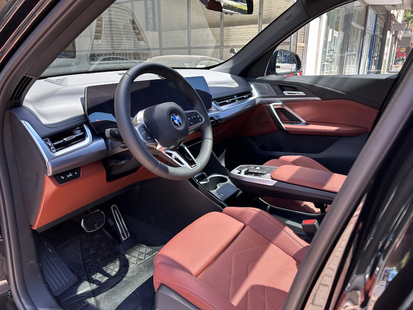 Foto do veículo BMW X1 2.0 16V TURBO GASOLINA SDRIVE20I M SPORT STEPTRONIC 2027 137 KM R$ 359.000,00