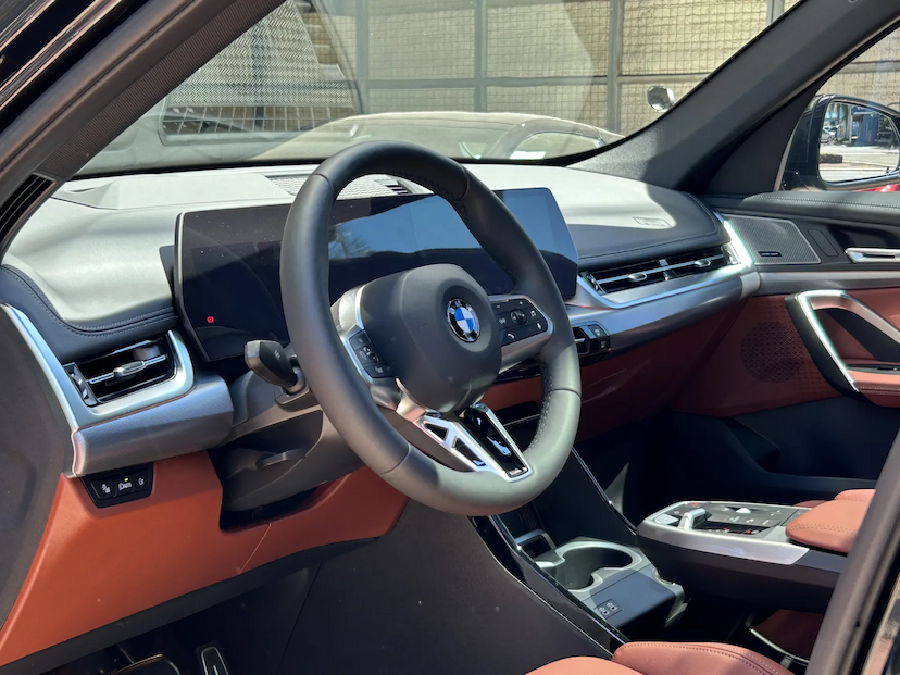 Foto do veículo BMW X1 2.0 16V TURBO GASOLINA SDRIVE20I M SPORT STEPTRONIC 2027 137 KM R$ 359.000,00