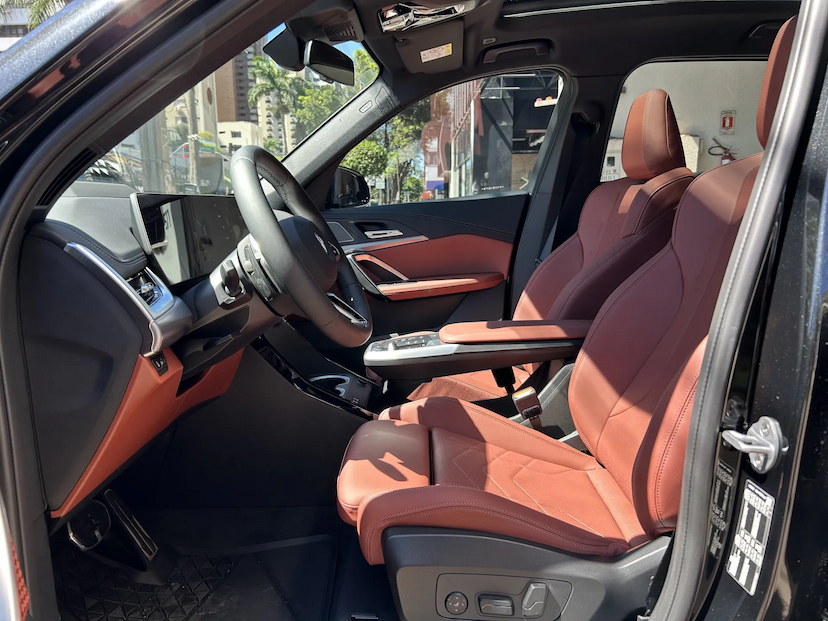 Foto do veículo BMW X1 2.0 16V TURBO GASOLINA SDRIVE20I M SPORT STEPTRONIC 2027 137 KM R$ 359.000,00