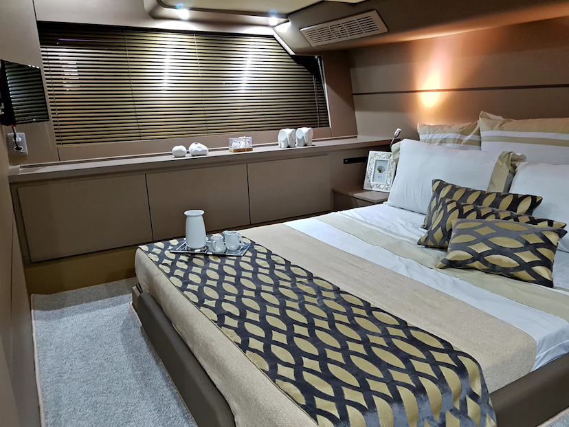 Foto do veículo TRITON YACHTS 52   0 MILHAS 5.427.000,00