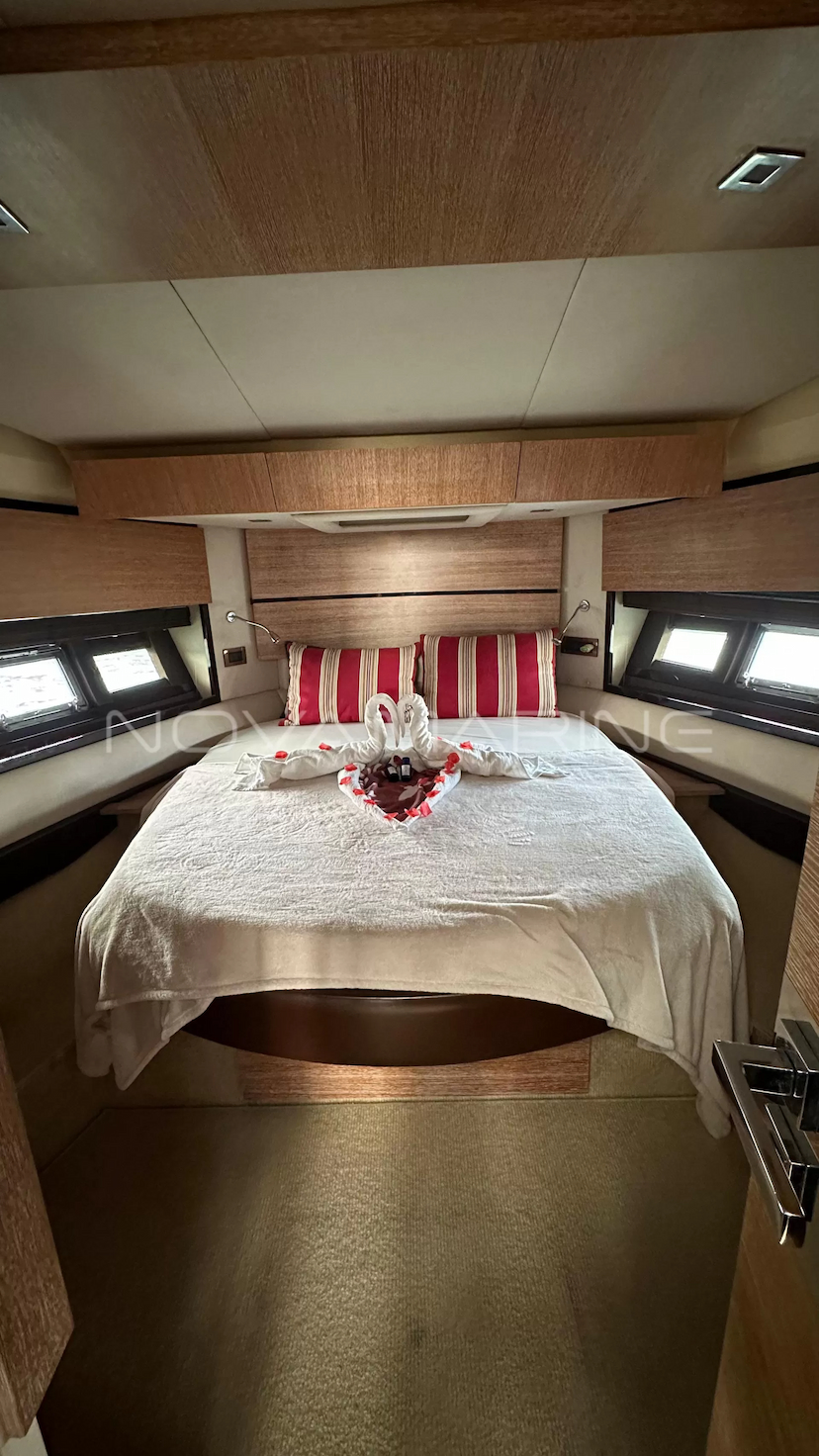 Foto do veículo AZIMUT  48   0 MILHAS 3.300.000,00