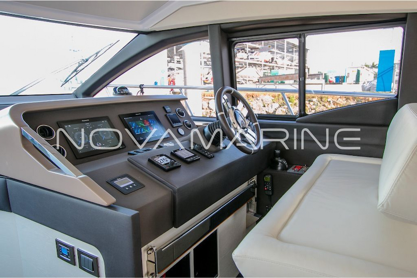 Foto do veículo AZIMUT  56   0 MILHAS 6.500.000,00