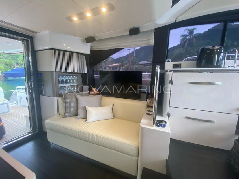 Foto do veículo AZIMUT  56   0 MILHAS 8.000.000,00