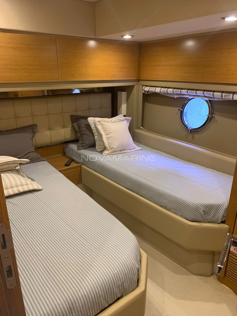 Foto do veículo AZIMUT  70   0 MILHAS 14.500.000,00