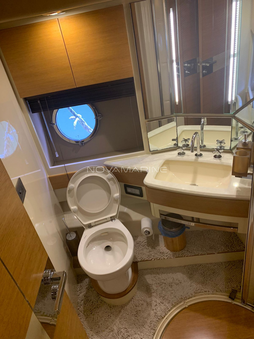 Foto do veículo AZIMUT  70   0 MILHAS 14.500.000,00