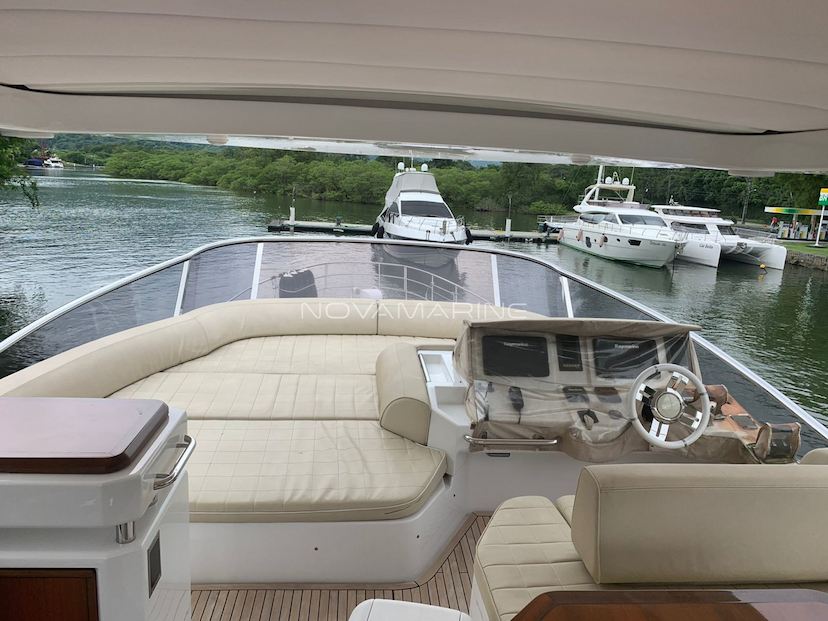 Foto do veículo AZIMUT  70   0 MILHAS 14.500.000,00