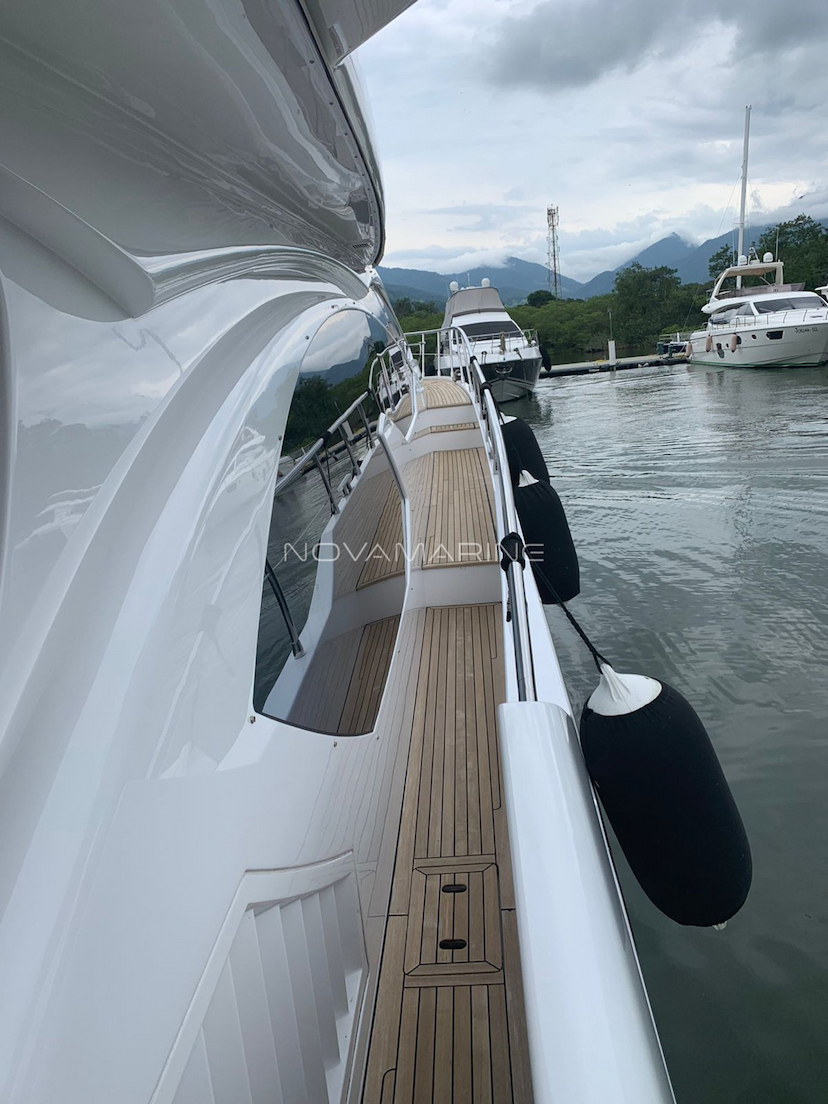 Foto do veículo AZIMUT  70   0 MILHAS 14.500.000,00
