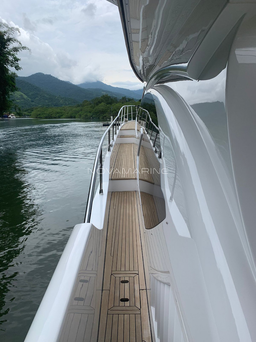 Foto do veículo AZIMUT  70   0 MILHAS 14.500.000,00