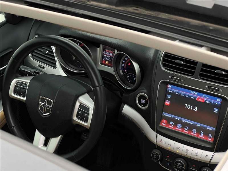 Foto do veículo DODGE JOURNEY 3.6 RT V6 GASOLINA 4P AUTOMÁTICO 2018 57.772 KM 95.900,00