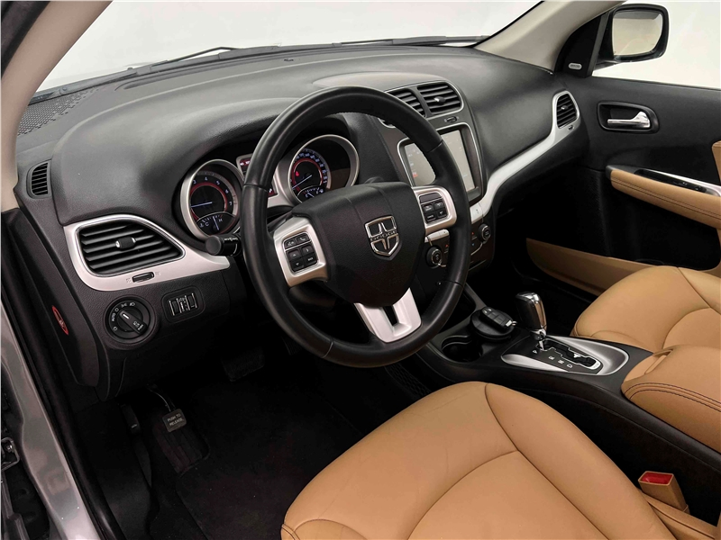 Foto do veículo DODGE JOURNEY 3.6 RT V6 GASOLINA 4P AUTOMÁTICO 2018 57.772 KM 95.900,00