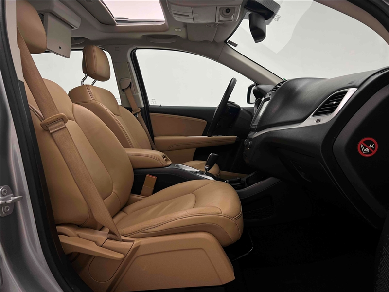 Foto do veículo DODGE JOURNEY 3.6 RT V6 GASOLINA 4P AUTOMÁTICO 2018 57.772 KM 95.900,00