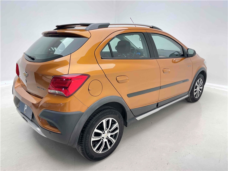 Foto do veículo CHEVROLET ONIX 1.4 MPFI ACTIV 8V FLEX 4P AUTOMÁTICO 2017 46.322 KM 64.900,00