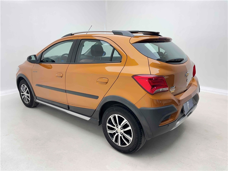 Foto do veículo CHEVROLET ONIX 1.4 MPFI ACTIV 8V FLEX 4P AUTOMÁTICO 2017 46.322 KM 64.900,00