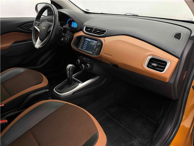 Foto do veículo CHEVROLET ONIX 1.4 MPFI ACTIV 8V FLEX 4P AUTOMÁTICO 2017 46.322 KM 64.900,00