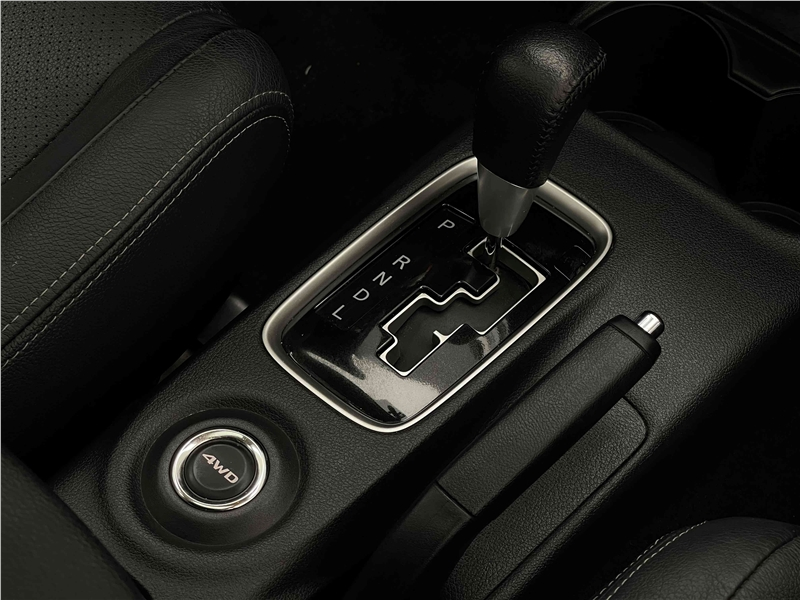 Foto do veículo MITSUBISHI OUTLANDER 3.0 GT 4X4 V6 24V GASOLINA 4P AUTOMÁTICO 2015 105.808 KM 82.900,00
