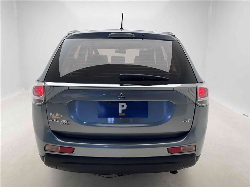 Foto do veículo MITSUBISHI OUTLANDER 3.0 GT 4X4 V6 24V GASOLINA 4P AUTOMÁTICO 2015 105.808 KM 82.900,00