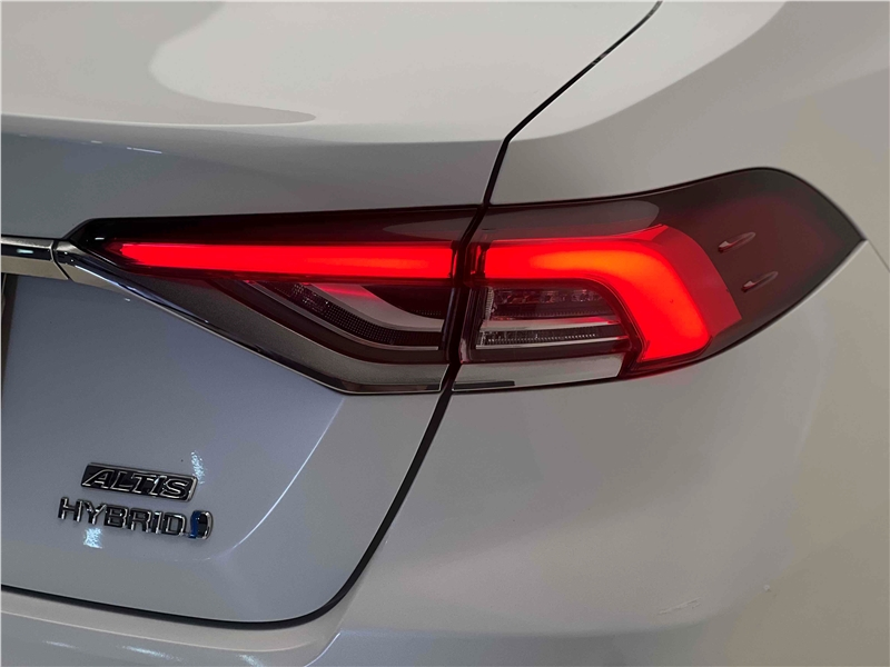 Foto do veículo TOYOTA COROLLA 1.8 VVT-I HYBRID FLEX ALTIS PREMIUM CVT 2022 13.466 KM 160.900,00