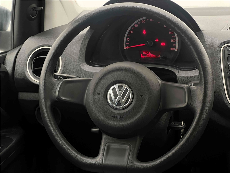 Foto do veículo VOLKSWAGEN UP 1.0 MPI TAKE UP 12V FLEX 2P MANUAL 2015 109.795 KM 34.900,00